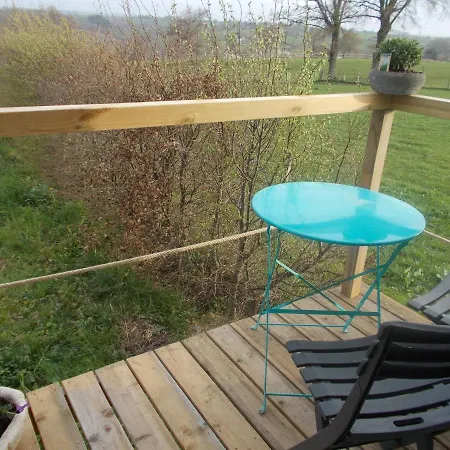 Avec Petite Terrasse Bed & Breakfast 3*